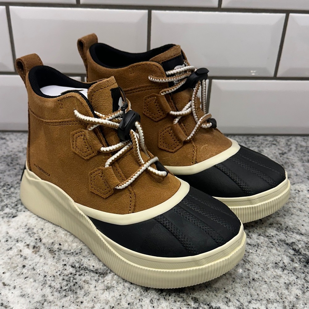 SOREL Kids Size 3 Out N About IV Classic WP Boot Taffy Black Waterproof Suede